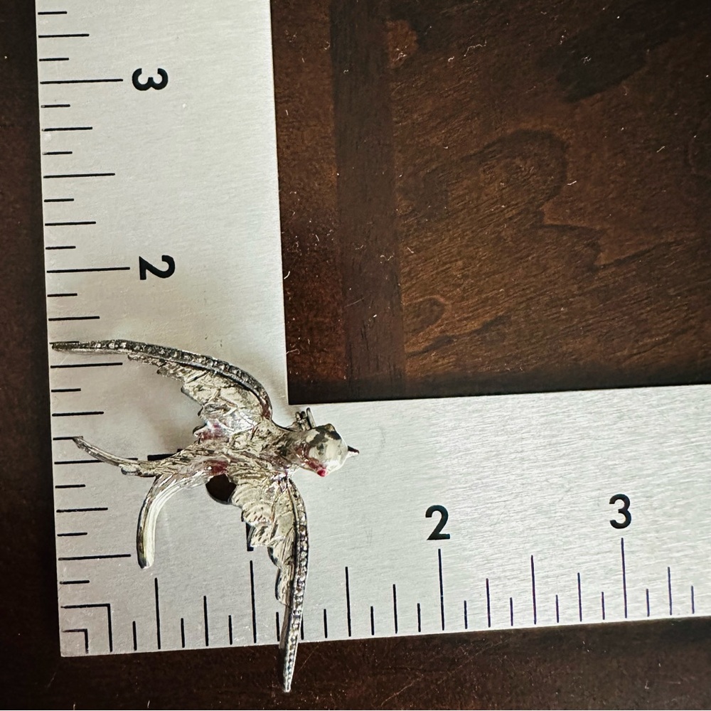 Vintage Silver Tone Swallow Bird Brooch | Sculpted Flying Bird Pin | Retro - Picture 5 of 5